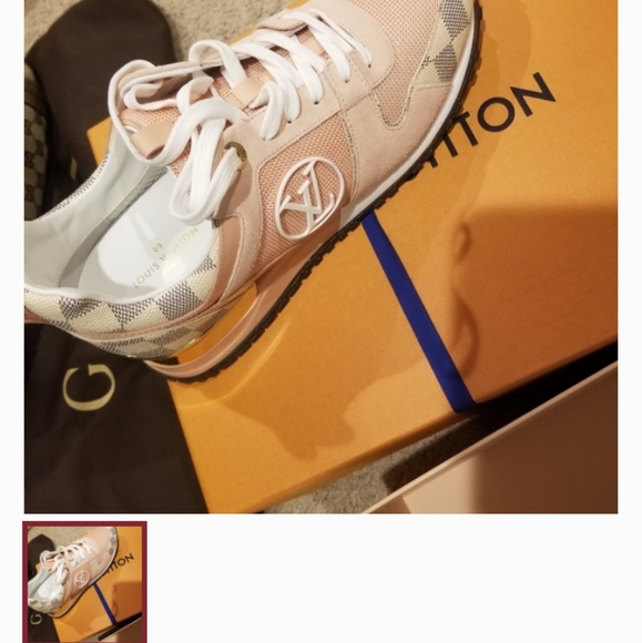 Louis Vuitton - Picture 3 of 3